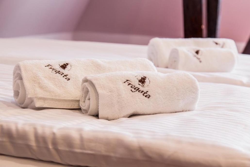 Fregata Bed & Breakfast Елк Екстериор снимка